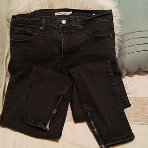 Levi black demin jeans